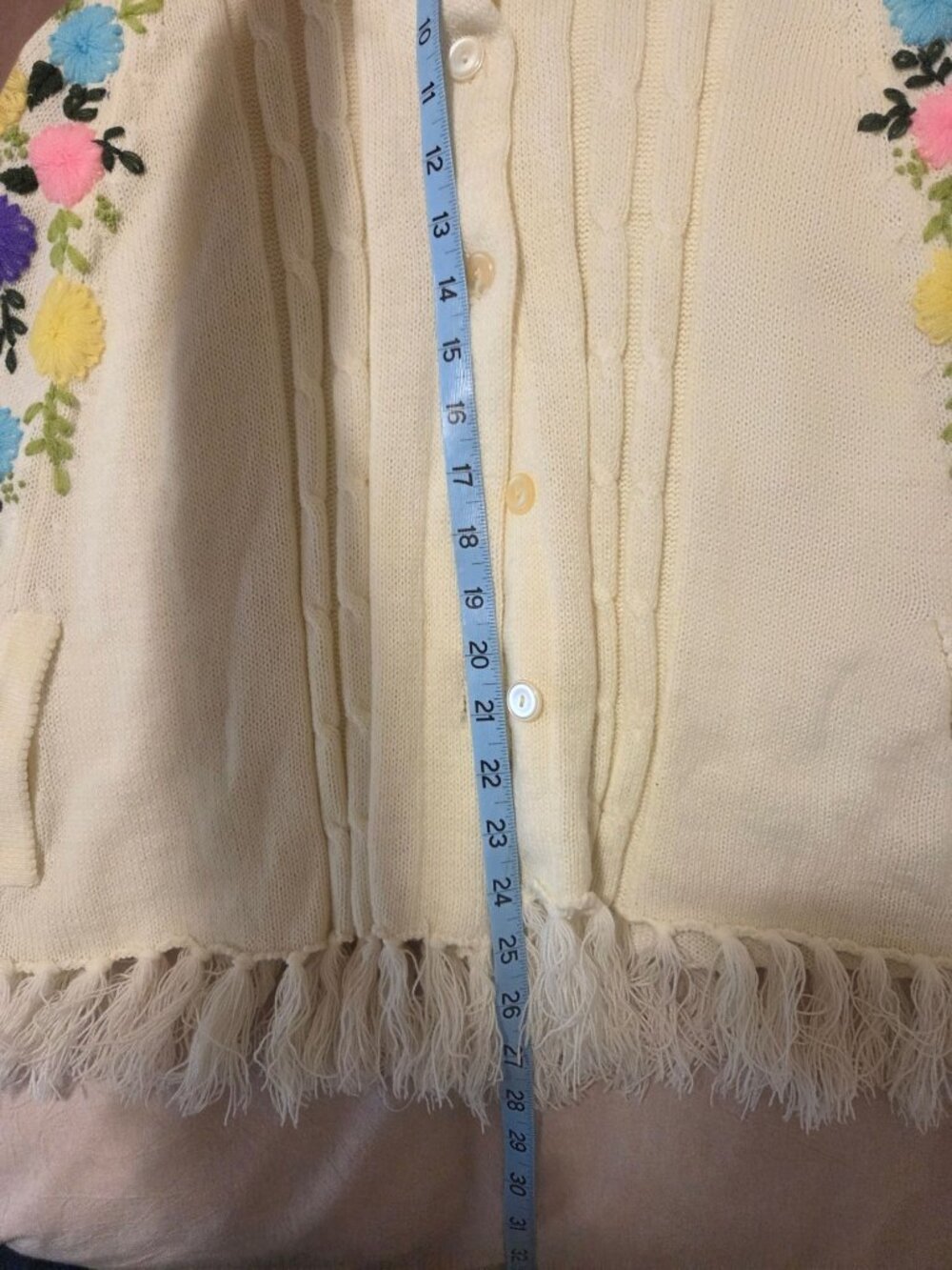 Vtg Cream Knit Cape Floral Embroidery 12 -14 Fringe Hem Button prairie cottage - Picture 6 of 6